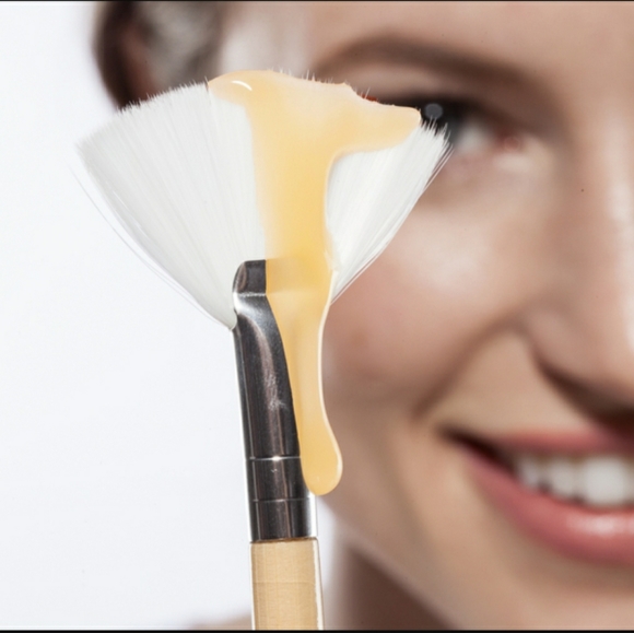 Farmhouse Fresh Honey Heel Glaze - Picture 3 of 11